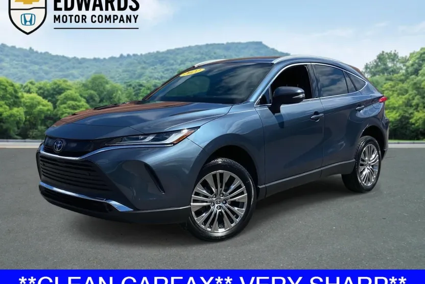 2022 Toyota Venza LE photo 1