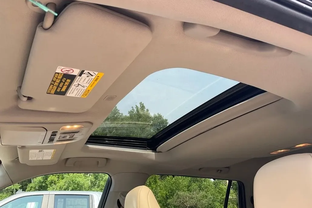 2022 Toyota Highlander XLE photo 1