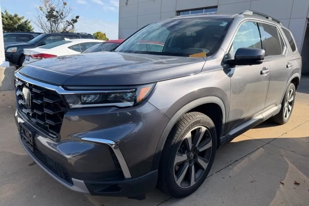 2023 Honda Pilot Elite photo 1