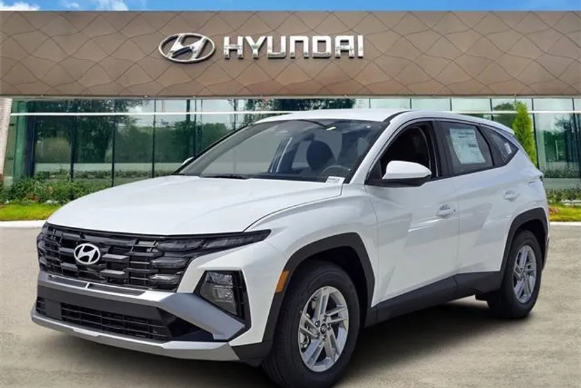 2026 Hyundai Tucson SE photo 1