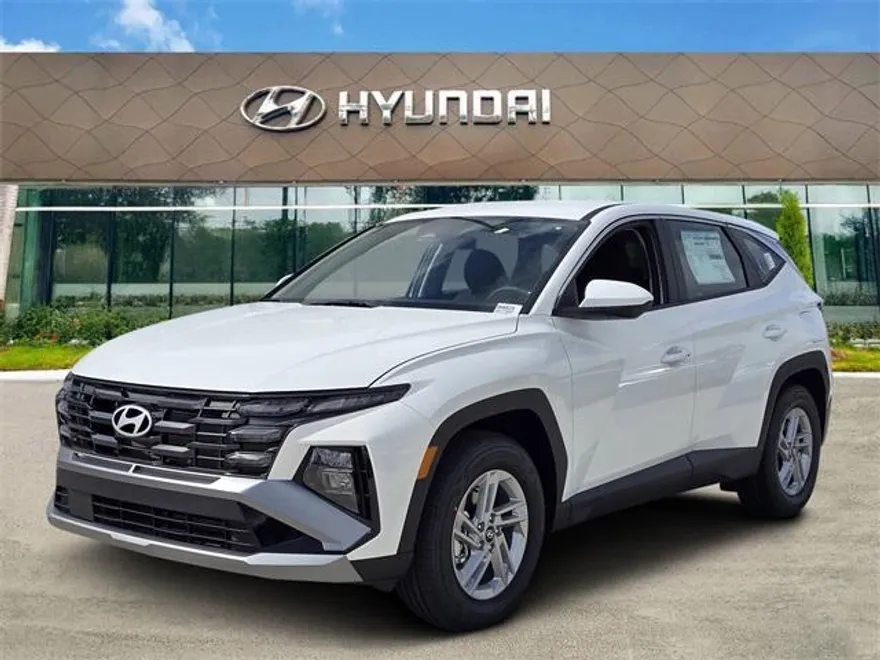 2026 Hyundai Tucson SE photo 1