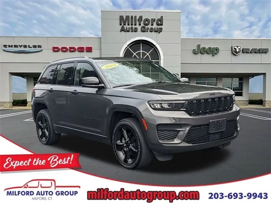 2023 Jeep Grand Cherokee Altitude photo 1