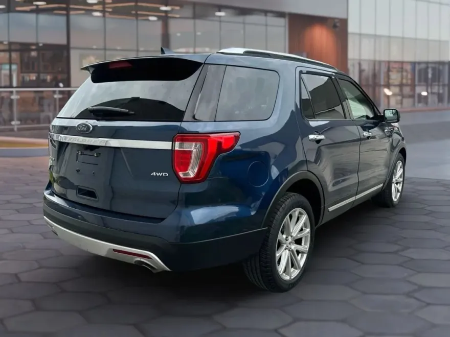 2017 Ford Explorer Limited photo 1