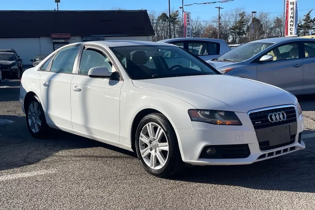 2010 Audi A4 2.0T Quattro Premium photo 1