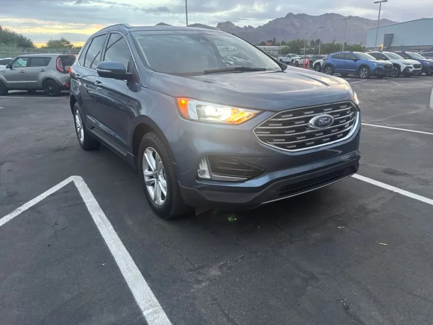 2019 Ford Edge SEL photo 1