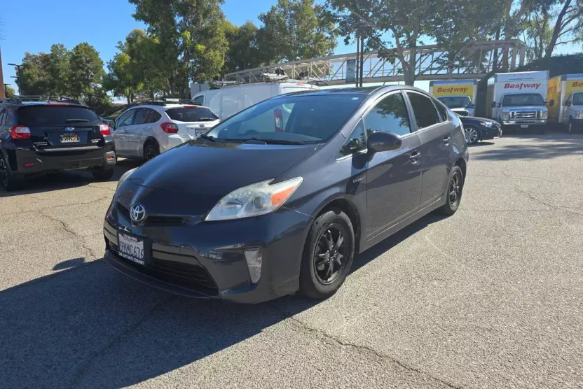 2013 Toyota Prius Two photo 1