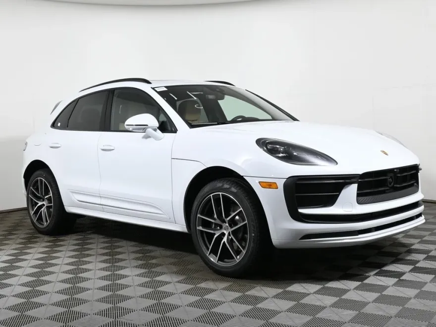 2024 Porsche Macan Base photo 9