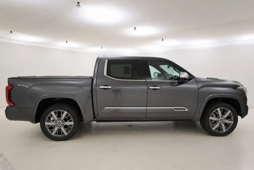 2022 Toyota Tundra CapStone photo 1