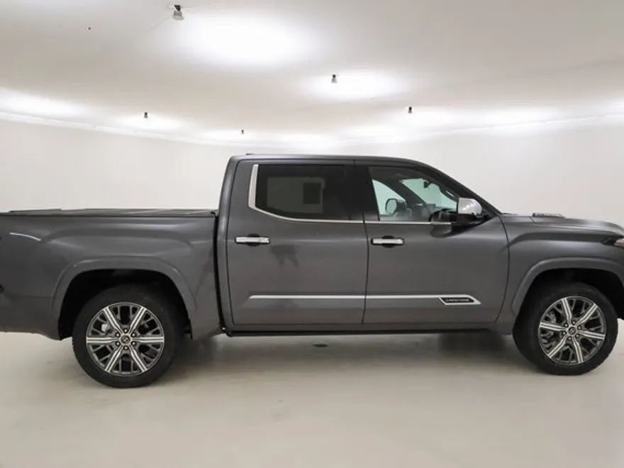 2022 Toyota Tundra CapStone photo 1