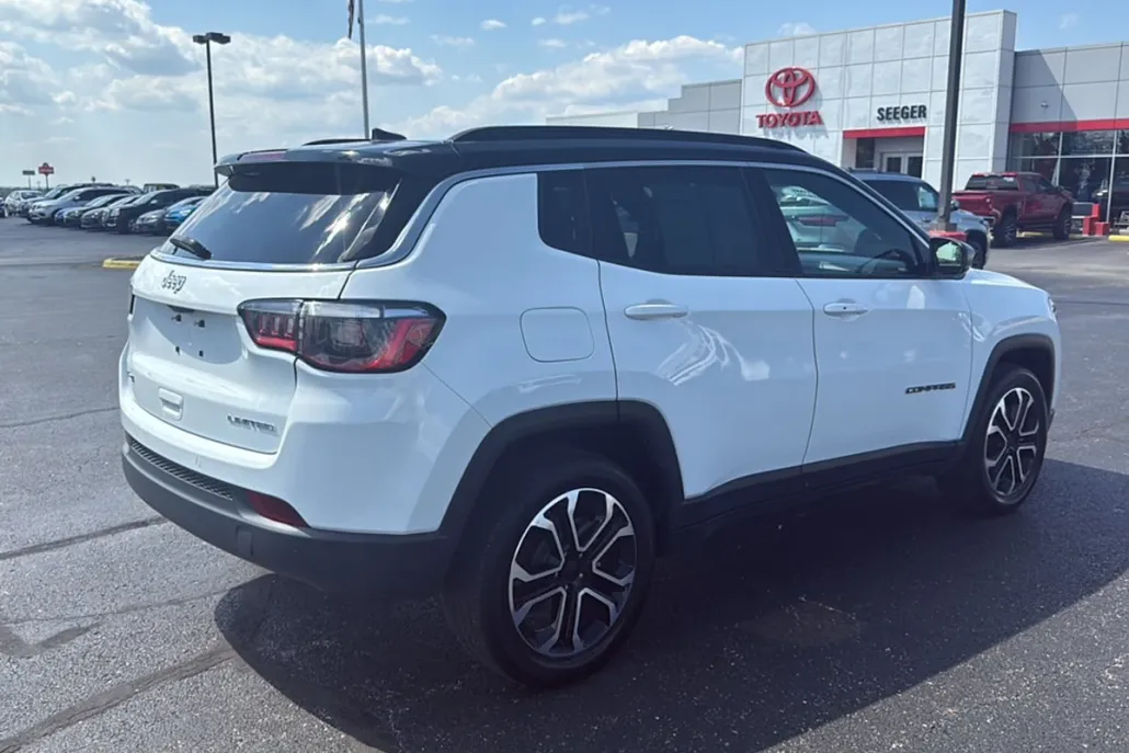 2024 Jeep Compass Limited photo 1