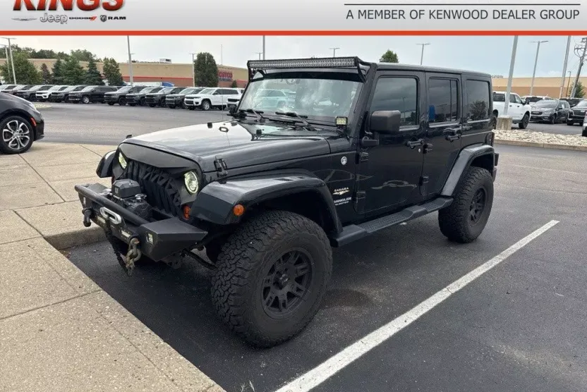 2013 Jeep Wrangler Unlimited Sahara photo 1