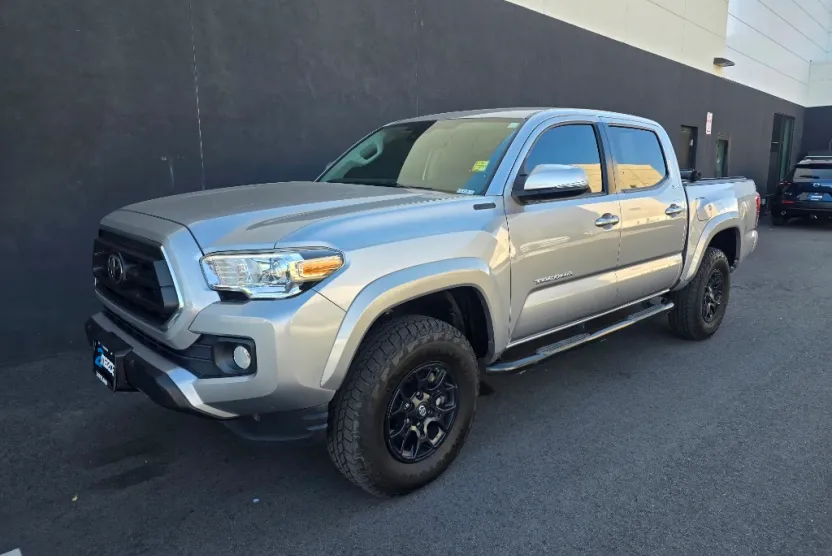 2020 Toyota Tacoma SR5 photo 1