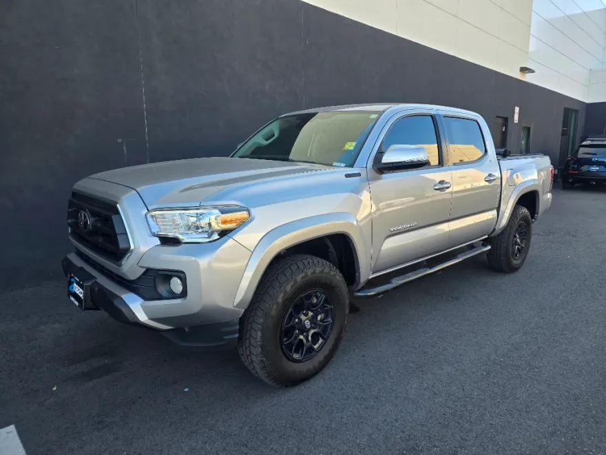 2020 Toyota Tacoma SR5 photo 1
