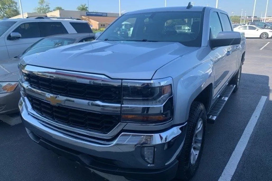 2017 Chevrolet Silverado 1500 photo 1