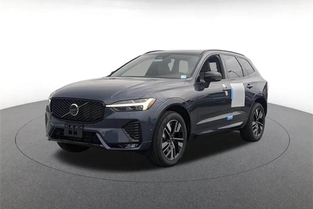 2026 Volvo XC60 B5 Plus photo 1