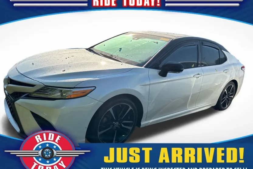 2020 Toyota Camry XSE photo 1