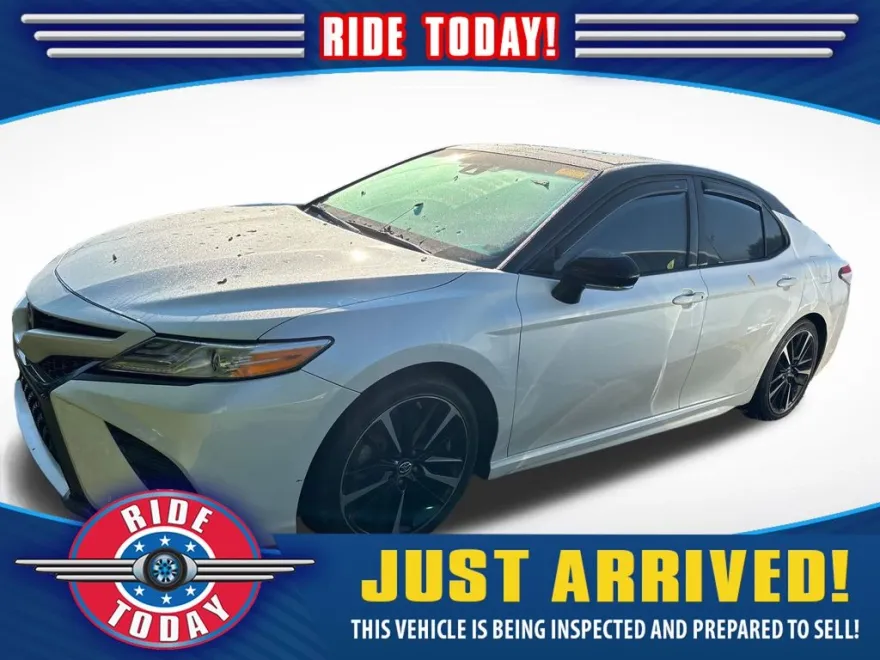 2020 Toyota Camry XSE photo 1