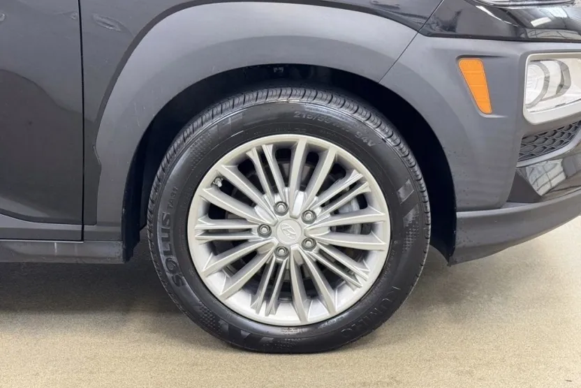 2021 Hyundai Kona SEL photo 1