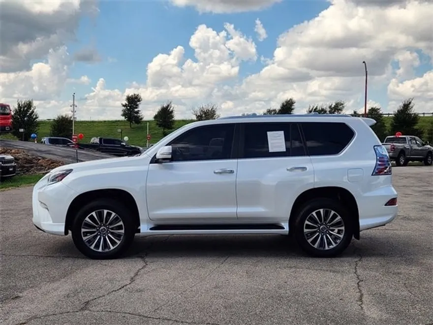 2023 Lexus GX 460 Luxury photo 1