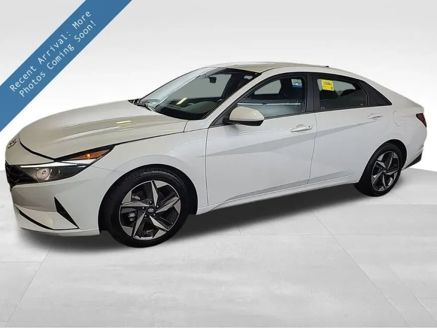 2023 Hyundai Elantra SEL Convenience photo 1