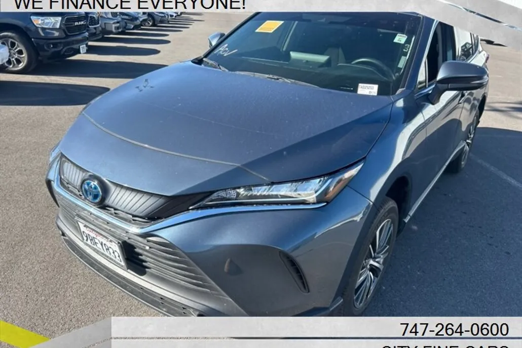 2022 Toyota Venza LE photo 1