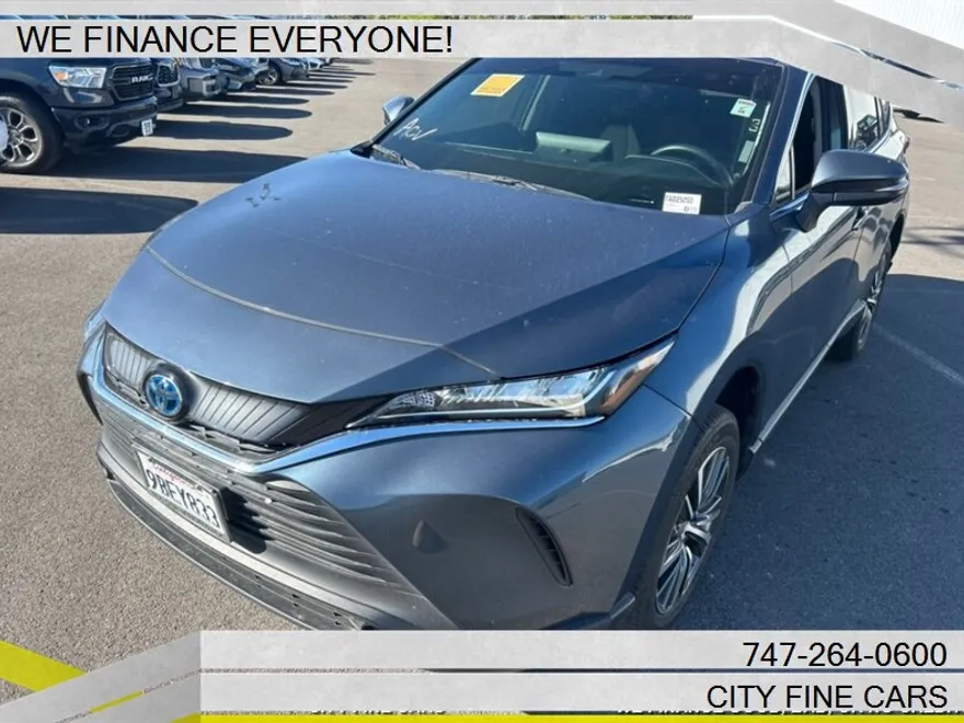 2022 Toyota Venza LE photo 1