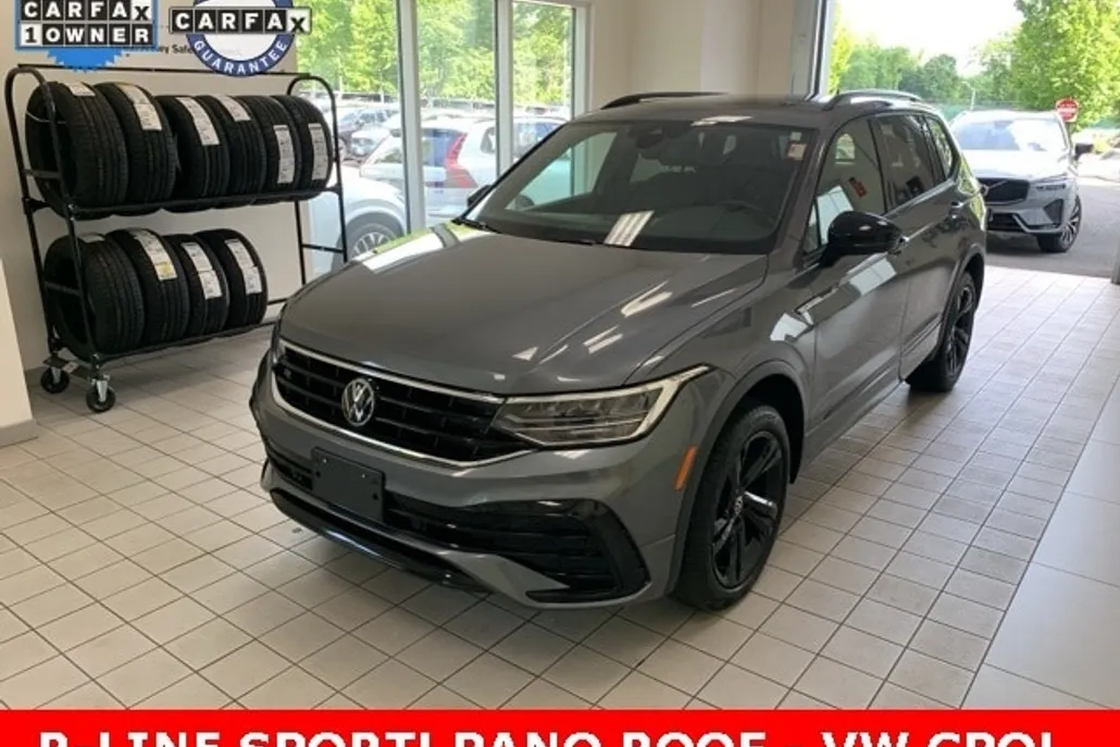 2024 Volkswagen Tiguan SE R-Line Black photo 1