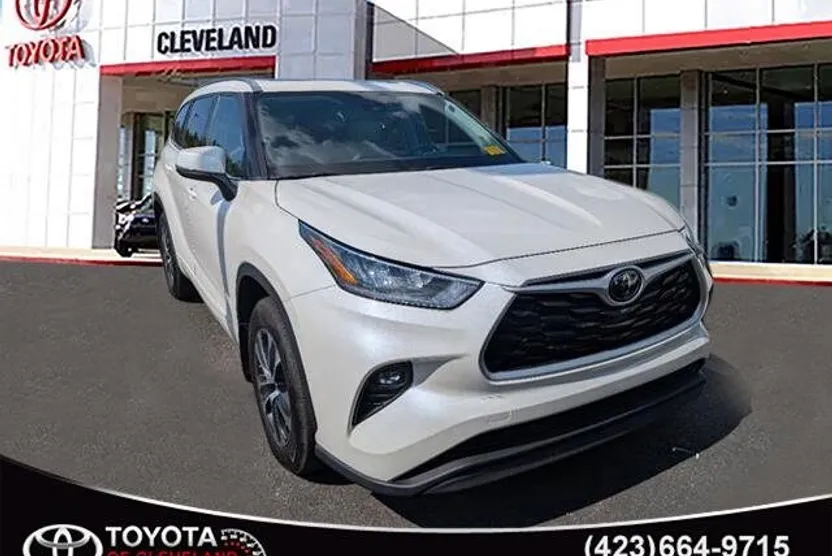 2020 Toyota Highlander XLE photo 1