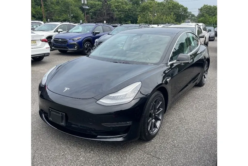 2020 Tesla Model 3 Long Range photo 1