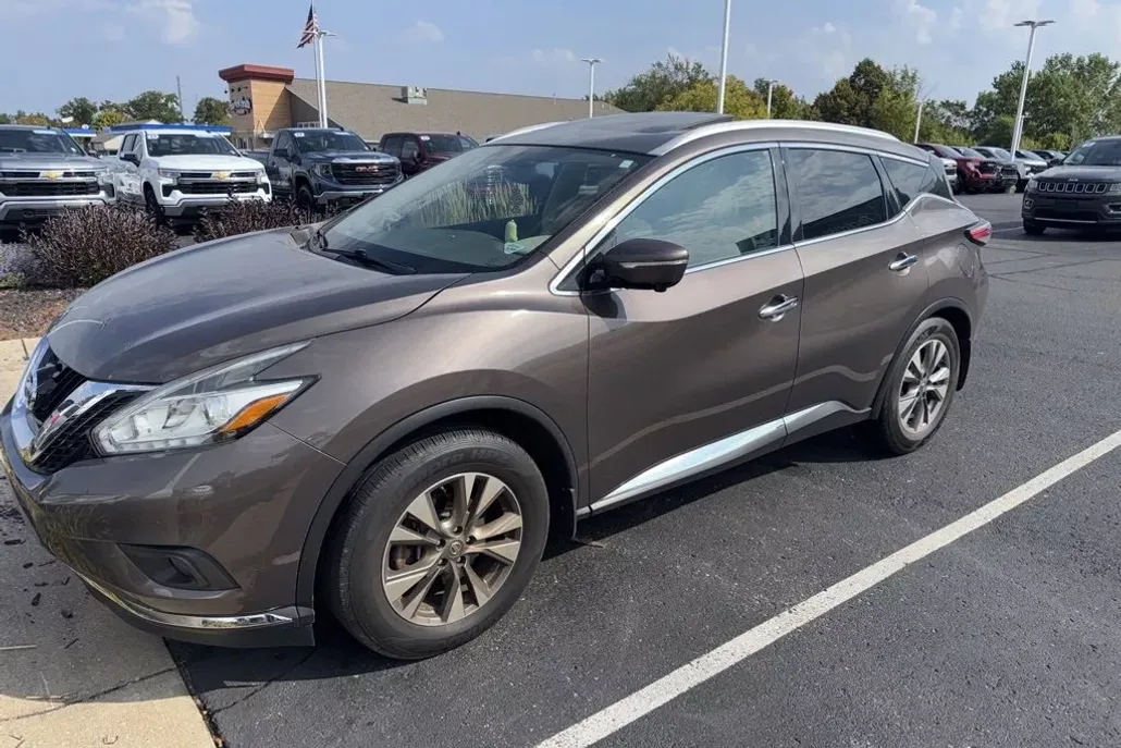 2015 Nissan Murano S photo 1