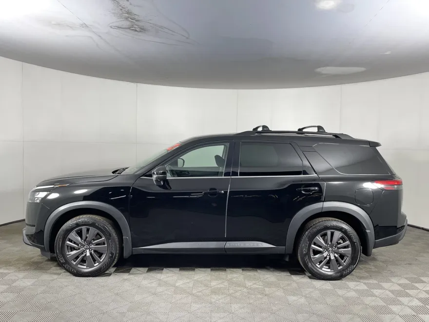 2023 Nissan Pathfinder SV photo 1
