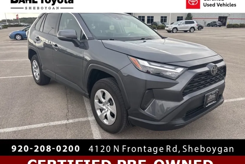 2024 Toyota RAV4 LE photo 1