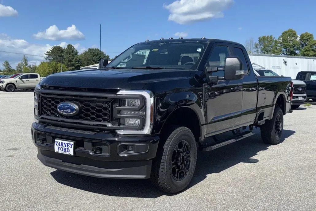 2025 Ford F-350 XL photo 1
