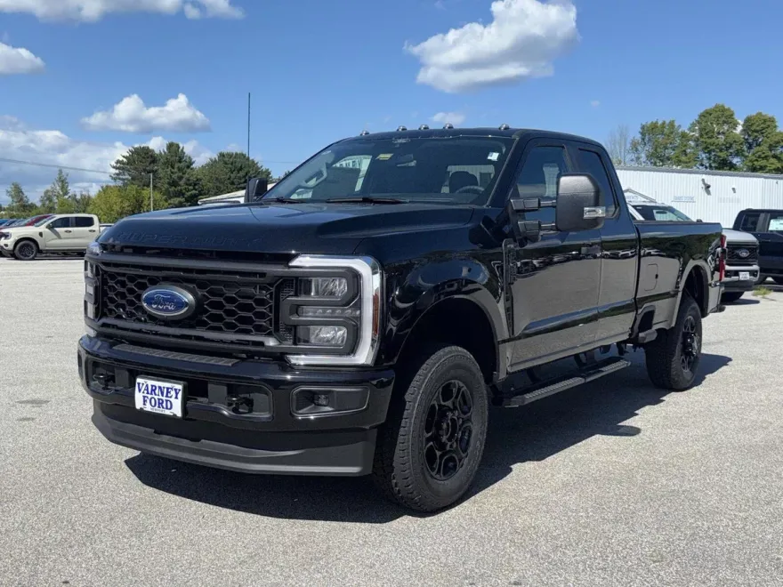 2025 Ford F-350 XL photo 1