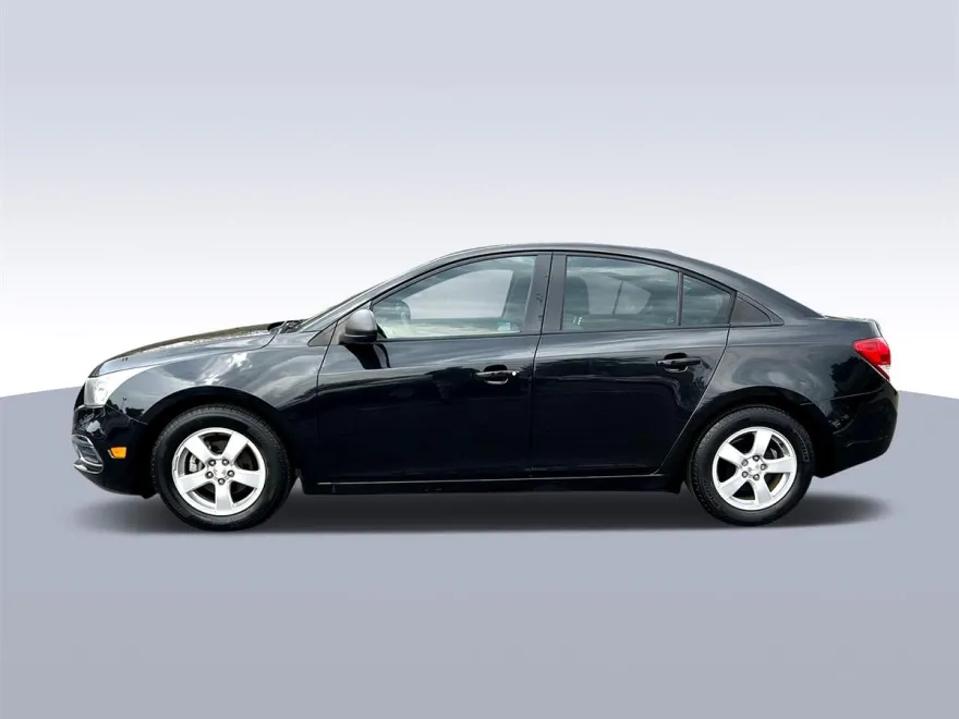 2016 Chevrolet Cruze LS photo 1