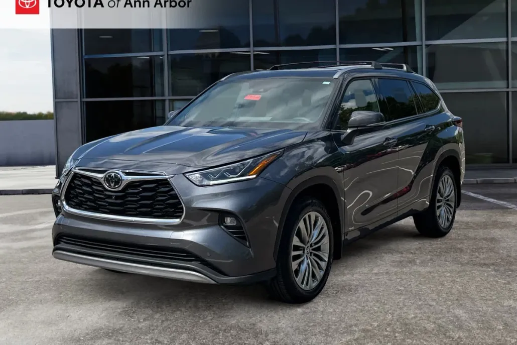 2025 Toyota Highlander Hybrid Platinum photo 1