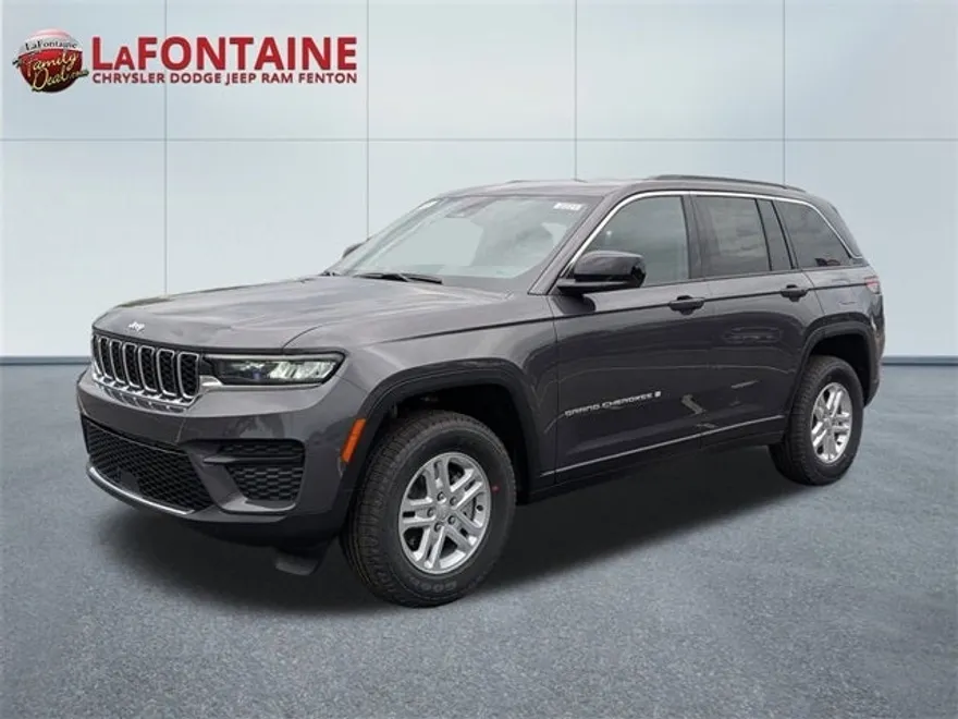 2025 Jeep Grand Cherokee Laredo photo 1