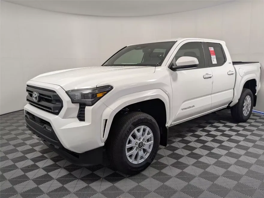 2025 Toyota Tacoma SR5 photo 1