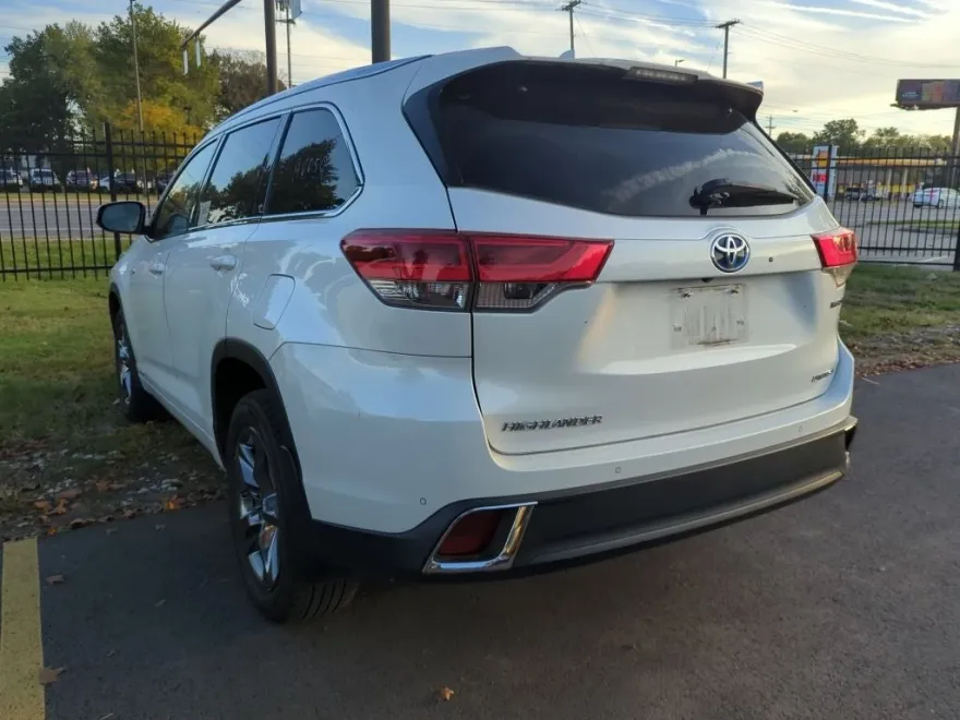 2017 Toyota Highlander Hybrid Limited Platinum photo 1