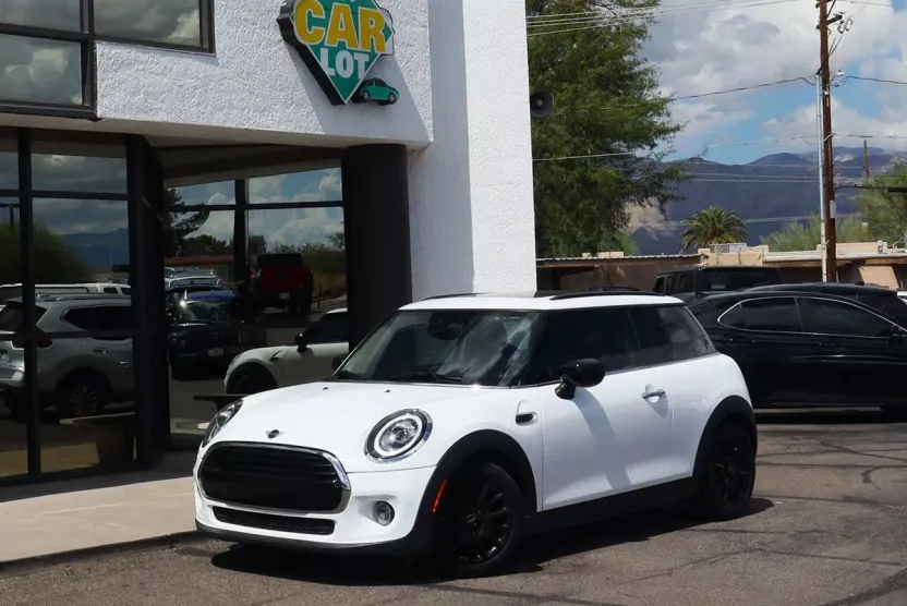 2020 Mini Cooper 2 Door Hardtop Iconic photo 1