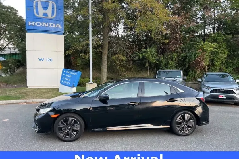2017 Honda Civic Hatchback EX photo 1