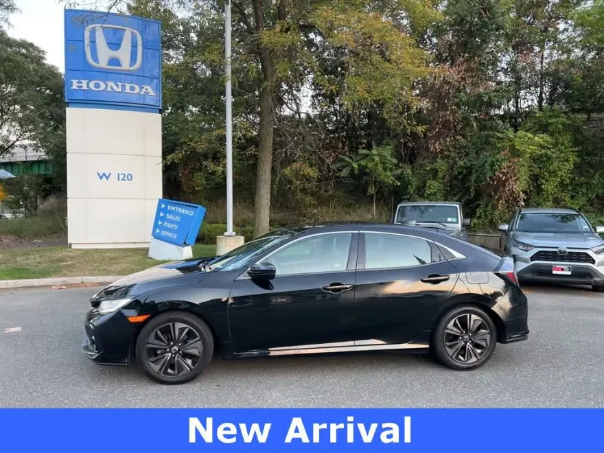 2017 Honda Civic Hatchback EX photo 1