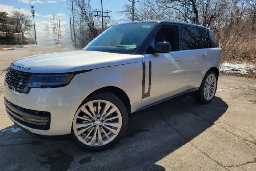 2025 Land Rover Range Rover SE photo 1