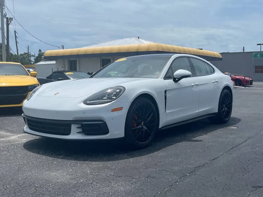2017 Porsche Panamera Base photo 1