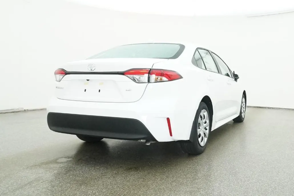 2026 Toyota Corolla LE photo 1