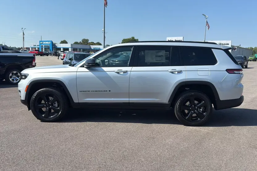 2025 Jeep Grand Cherokee Altitude X photo 1