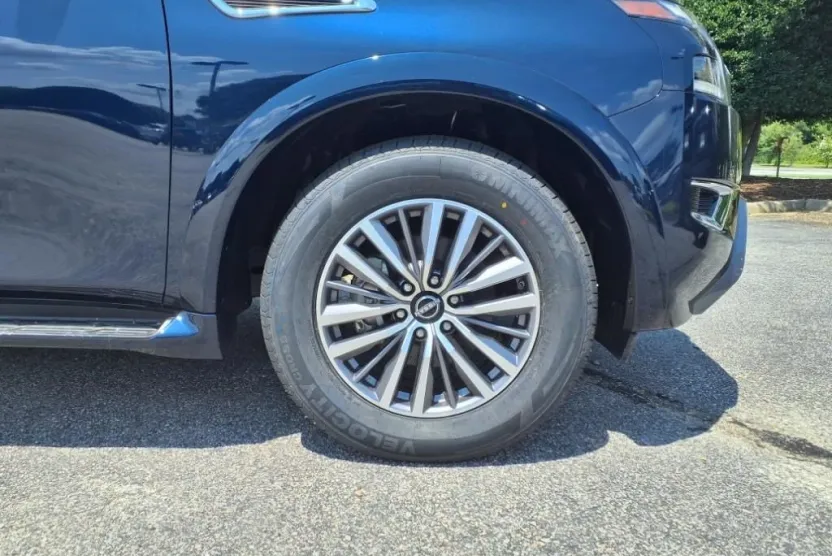 2024 Nissan Armada SL photo 1