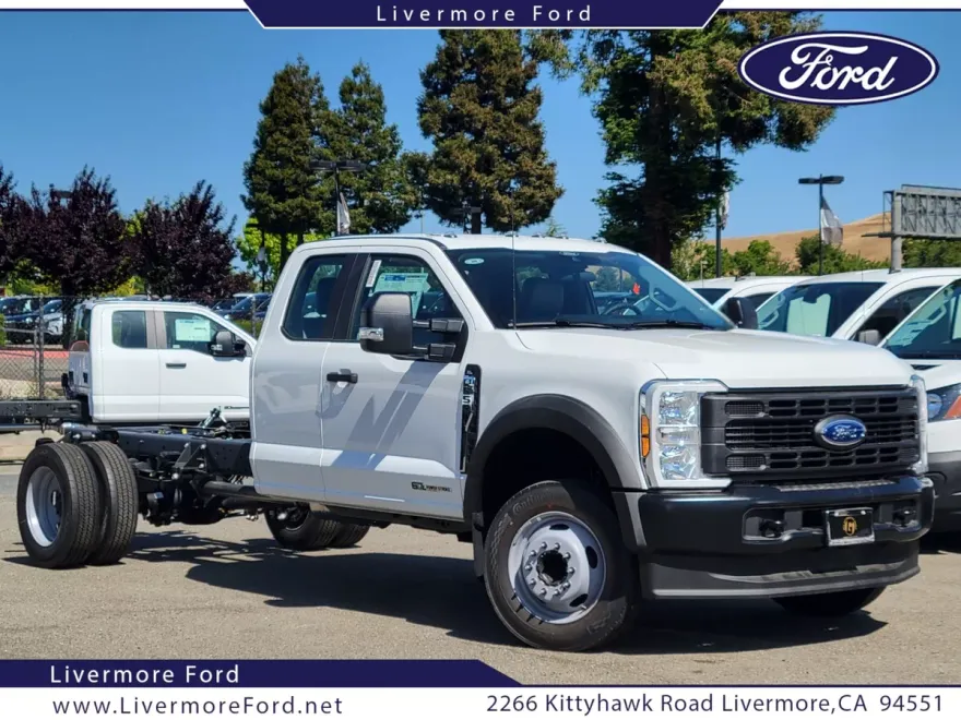 2025 Ford F-550 XL photo 1
