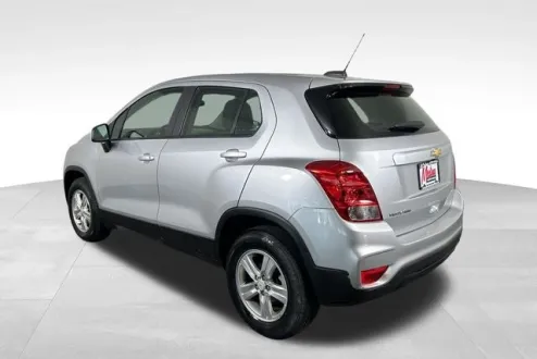 2018 Chevrolet Trax LS photo 3