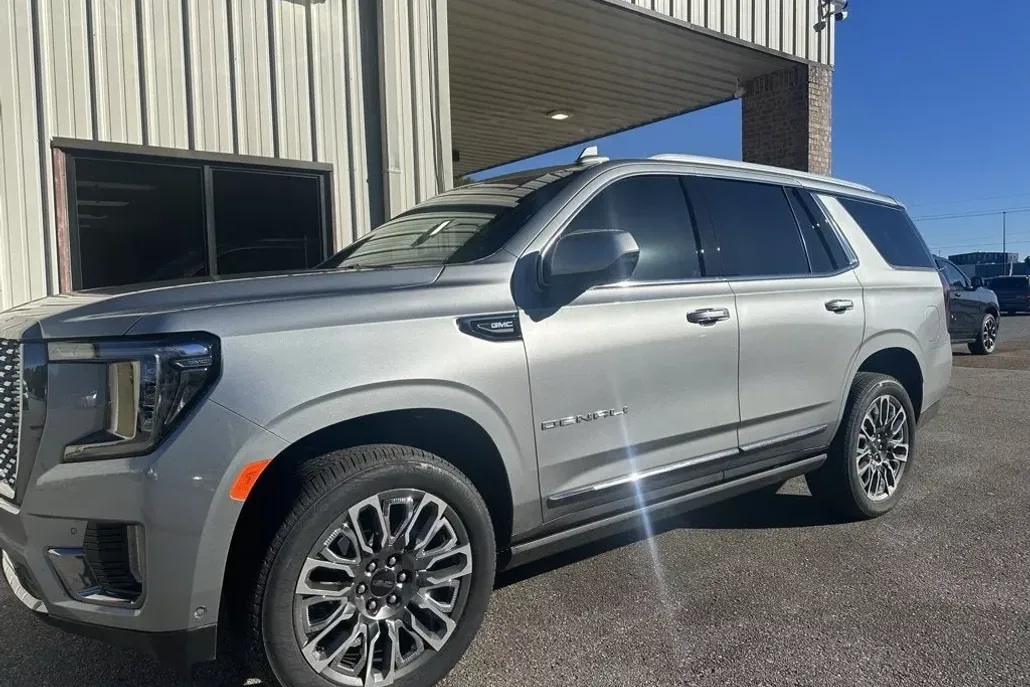 2024 Gmc Yukon Denali Ultimate photo 1